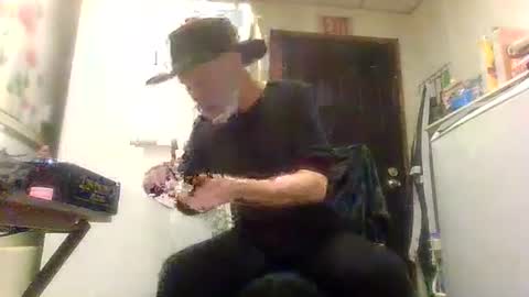 Snapshot of sexy_white_daddy chatting on 19, 4, 2026 Daddy online show from 19, 4, 2026