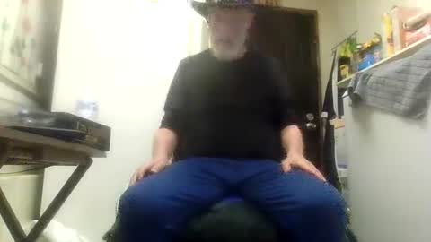 Snapshot of sexy_white_daddy chatting on 20, 4, 2026 Daddy online show from 20, 4, 2026