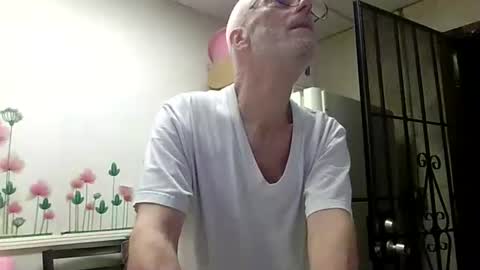 Snapshot of sexy_white_daddy chatting on 26, 4, 2026 Daddy online show from 26, 4, 2026