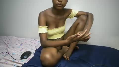 Snapshot of sexyasspetitte_ chatting on 10, 1, 2025 sexyasspetitte_ online show from 10, 1, 2025