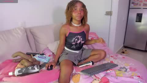 Snapshot of sexybrunnetem chatting on 26, 5, 2026 sofia online show from 26, 5, 2026