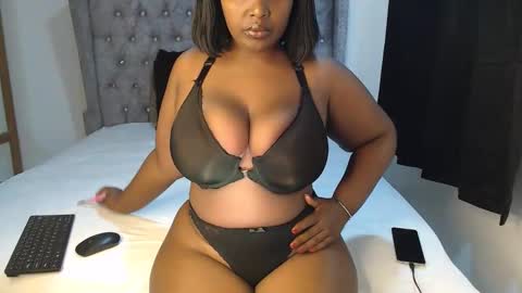 Snapshot of sexychocco_ chatting on 19, 12, 2025 sexychocco online show from 19, 12, 2025