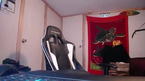 Austin and Megan online show from 16, 12, 2025