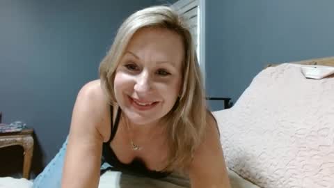Snapshot of sexyfloridamilf chatting on 11, 2, 2025 LisaisLuscious online show from 11, 2, 2025