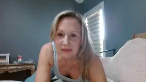 Snapshot of sexyfloridamilf chatting on 10, 3, 2025 LisaisLuscious online show from 10, 3, 2025