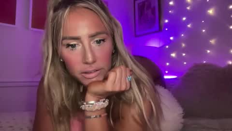 Ashley Love online show from 30, 5, 2026