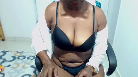 sexyhanny4u online show from 22, 11, 2025