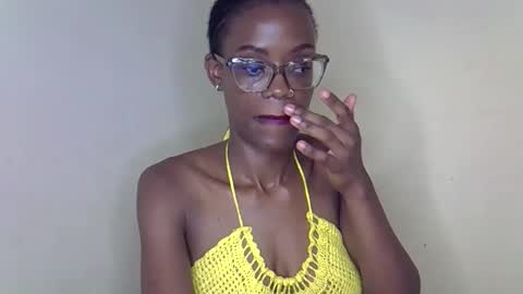 SexyHollyMontana1111 online show from 14, 3, 2026