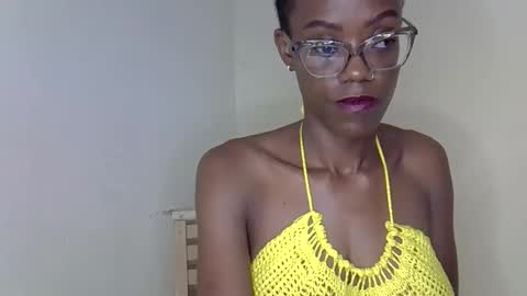 SexyHollyMontana1111 online show from 15, 3, 2026