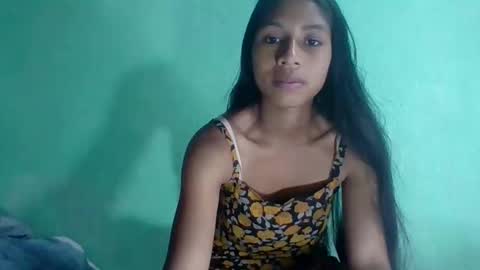 Snapshot of sexyjolie586 chatting on 23, 5, 2026 sexyjolie586 online show from 23, 5, 2026