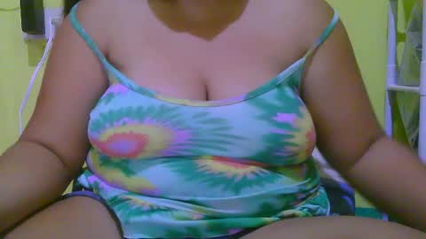 Snapshot of sexykittymom chatting on 8, 5, 2026 sexykittymom online show from 8, 5, 2026