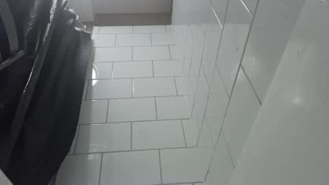 sexyladyeatingpussy online show from 5, 1, 2025