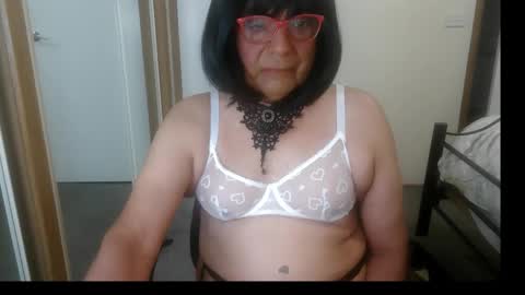 Snapshot of sexylunatrans chatting on 28, 11, 2025 Luna online show from 28, 11, 2025