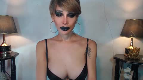 Snapshot of sexylusty2258 chatting on 11, 5, 2026 Queen Sofia online show from 11, 5, 2026