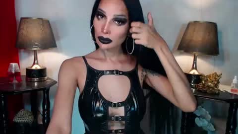Snapshot of sexylusty2258 chatting on 2, 8, 2026 Queen Sofia online show from 2, 8, 2026