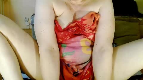 Snapshot of sexymayagold chatting on 6, 6, 2026 Squirty Maya Gold online show from 6, 6, 2026