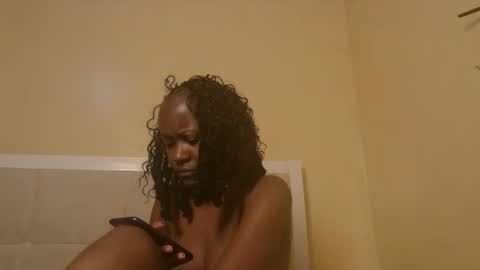 Snapshot of sexymia56 chatting on 14, 9, 2025 Miss mia online show from 14, 9, 2025