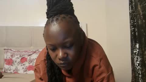 Snapshot of sexymia56 chatting on 6, 10, 2025 Miss mia online show from 6, 10, 2025