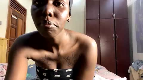 sexymomoh online show from 27, 4, 2026