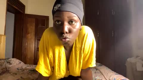 sexymomoh online show from 28, 4, 2026