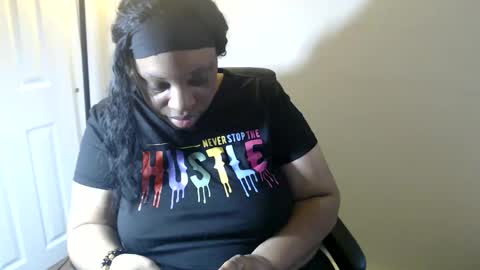 Snapshot of sexymona1218 chatting on 17, 4, 2026 SexyMona online show from 17, 4, 2026