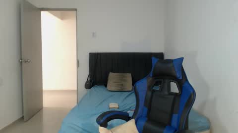 Natalia Duran online show from 2, 12, 2025