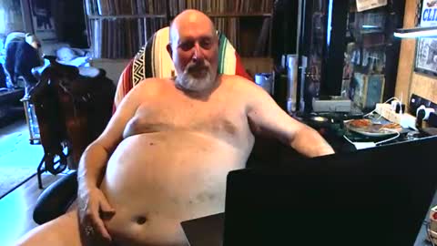 Grizz Lee Bear online show from 20, 9, 2025