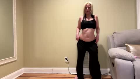 Sexypiglet2728 online show from 24, 12, 2024