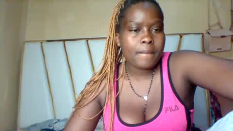 Snapshot of sexypussy983 chatting on 16, 7, 2026 Micky online show from 16, 7, 2026
