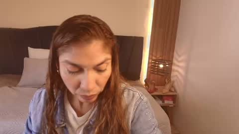 Snapshot of sexyrachel_ chatting on 2, 5, 2026 R A C H E L online show from 2, 5, 2026