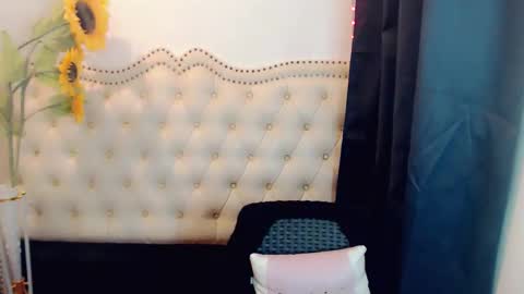 Snapshot of sexyshinixx chatting on 10, 9, 2025 sexyshinixx online show from 10, 9, 2025