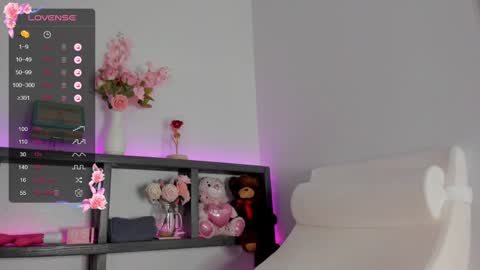 Estee online show from 5, 2, 2025