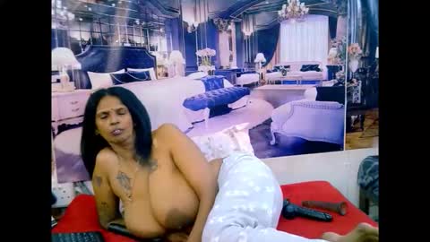 Snapshot of sexyva4u2luv chatting on 4, 3, 2026 sexyva4u2luv online show from 4, 3, 2026