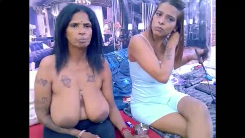 Snapshot of sexyva4u2luv chatting on 5, 3, 2026 sexyva4u2luv online show from 5, 3, 2026