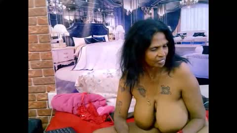 Snapshot of sexyva4u2luv chatting on 8, 3, 2026 sexyva4u2luv online show from 8, 3, 2026