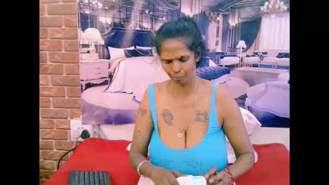 Snapshot of sexyva4u2luv chatting on 31, 3, 2026 sexyva4u2luv online show from 31, 3, 2026