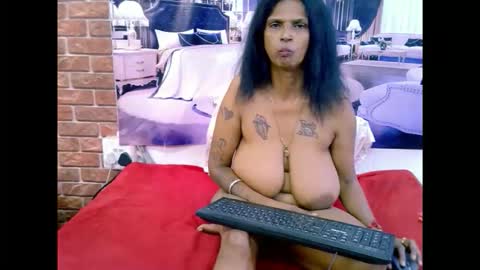 Snapshot of sexyva4u2luv chatting on 1, 4, 2026 sexyva4u2luv online show from 1, 4, 2026