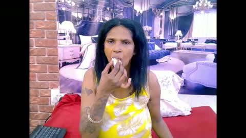 Snapshot of sexyva4u2luv chatting on 2, 4, 2026 sexyva4u2luv online show from 2, 4, 2026