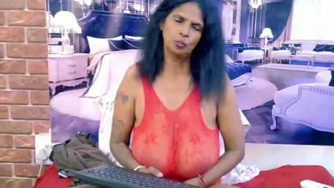 Snapshot of sexyva4u2luv chatting on 3, 4, 2026 sexyva4u2luv online show from 3, 4, 2026