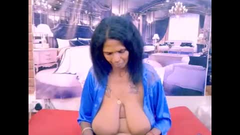 Snapshot of sexyva4u2luv chatting on 10, 4, 2026 sexyva4u2luv online show from 10, 4, 2026