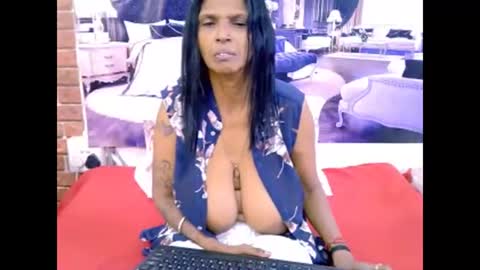 Snapshot of sexyva4u2luv chatting on 13, 4, 2026 sexyva4u2luv online show from 13, 4, 2026
