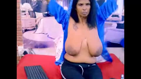 Snapshot of sexyva4u2luv chatting on 14, 4, 2026 sexyva4u2luv online show from 14, 4, 2026