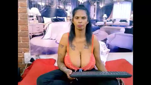 Snapshot of sexyva4u2luv chatting on 11, 5, 2026 sexyva4u2luv online show from 11, 5, 2026
