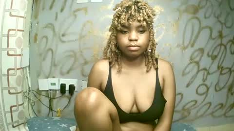 Snapshot of sexyyred_ chatting on 12, 3, 2025 sexyyred_ online show from 12, 3, 2025