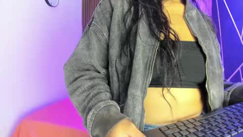 Snapshot of shaden_1 chatting on 18, 5, 2026 Liz online show from 18, 5, 2026