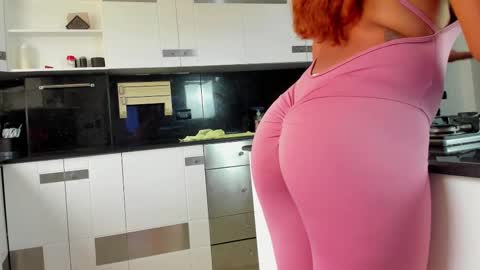 Snapshot of shainabonne chatting on 25, 9, 2025 Shaina online show from 25, 9, 2025