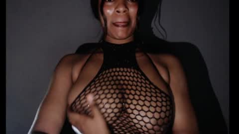 Snapshot of shallie_x chatting on 25, 5, 2026 ESTHER online show from 25, 5, 2026