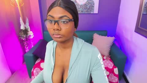 Snapshot of shalom_brown chatting on 12, 5, 2026 shalom_brown online show from 12, 5, 2026