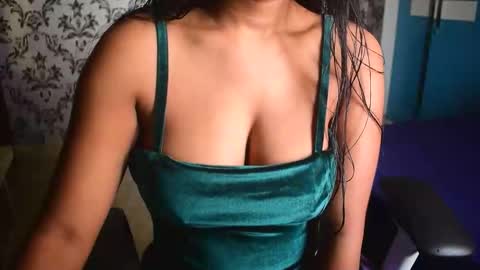 Snapshot of shanaya_indian chatting on 4, 2, 2026 shanaya indian online show from 4, 2, 2026