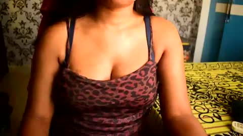 Snapshot of shanaya_indian chatting on 19, 6, 2026 shanaya indian online show from 19, 6, 2026